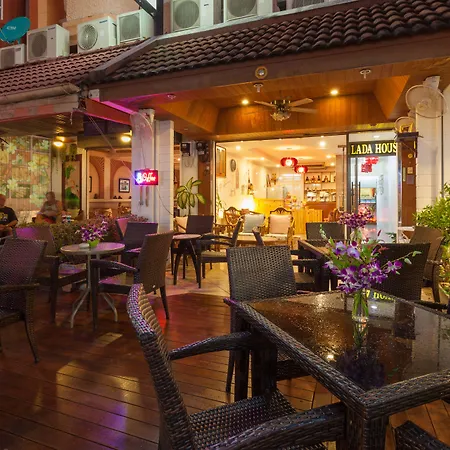 Karon Sunshine Guesthouse & Bar-2